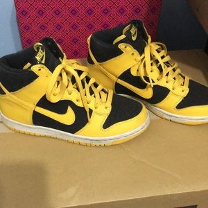 Nike High Dunk GS ‘Goldenrod’ size 5Y/ Wmns 6.5
